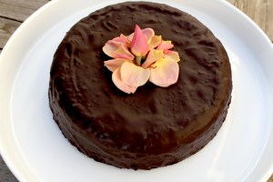 Flourless chocolate cake
