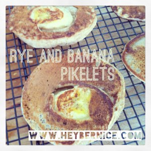 Rye and banana pikelets